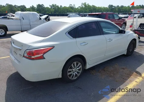 2015 Nissan Altima 2.5 S из США, поврежденный, VIN 1N4AL3AP9FC574943